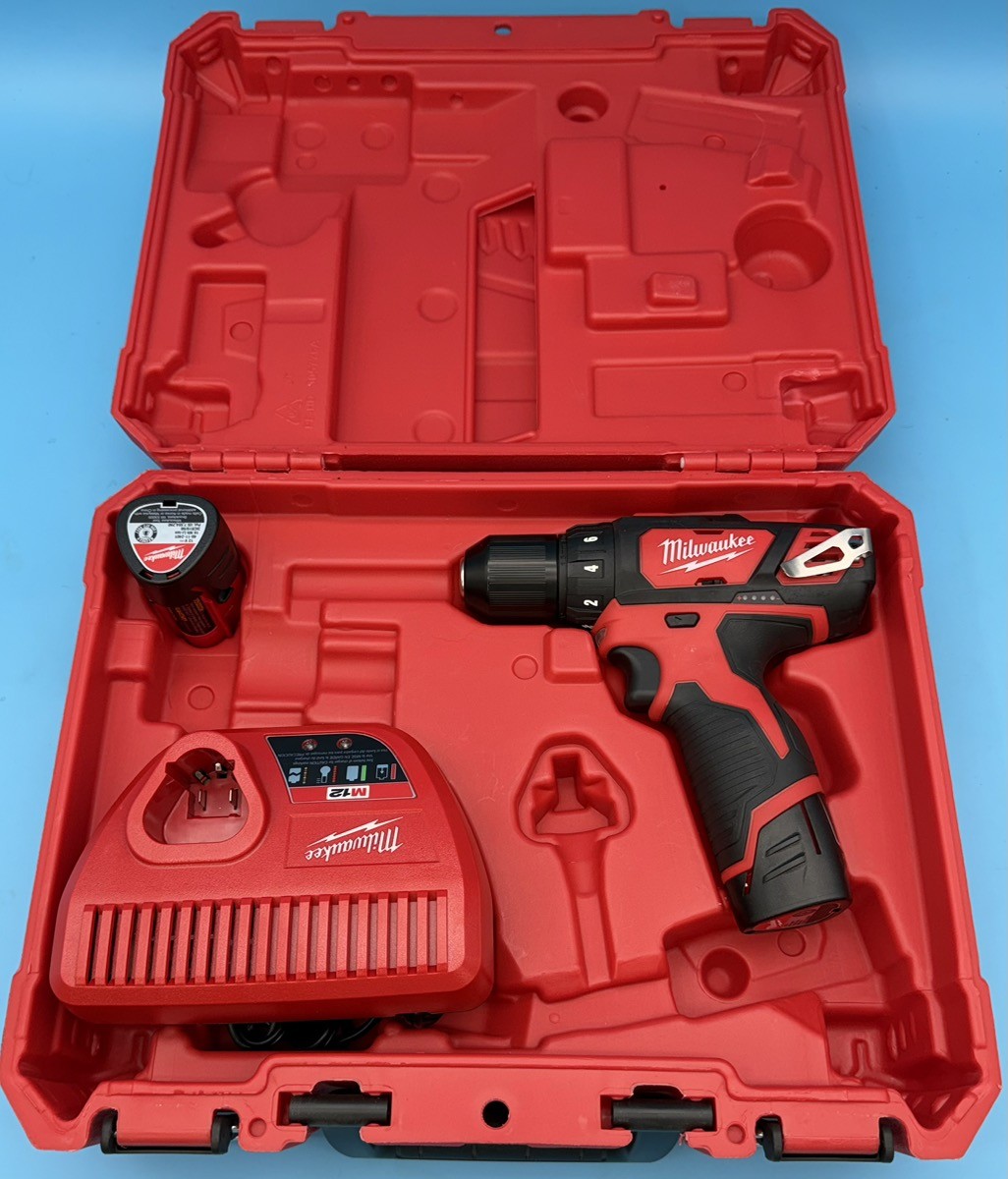 Milwaukee Tools 2407-20 12v Lithium Ion 3/8&Prime; Cordless Drill/Driver K (MAC004233)
