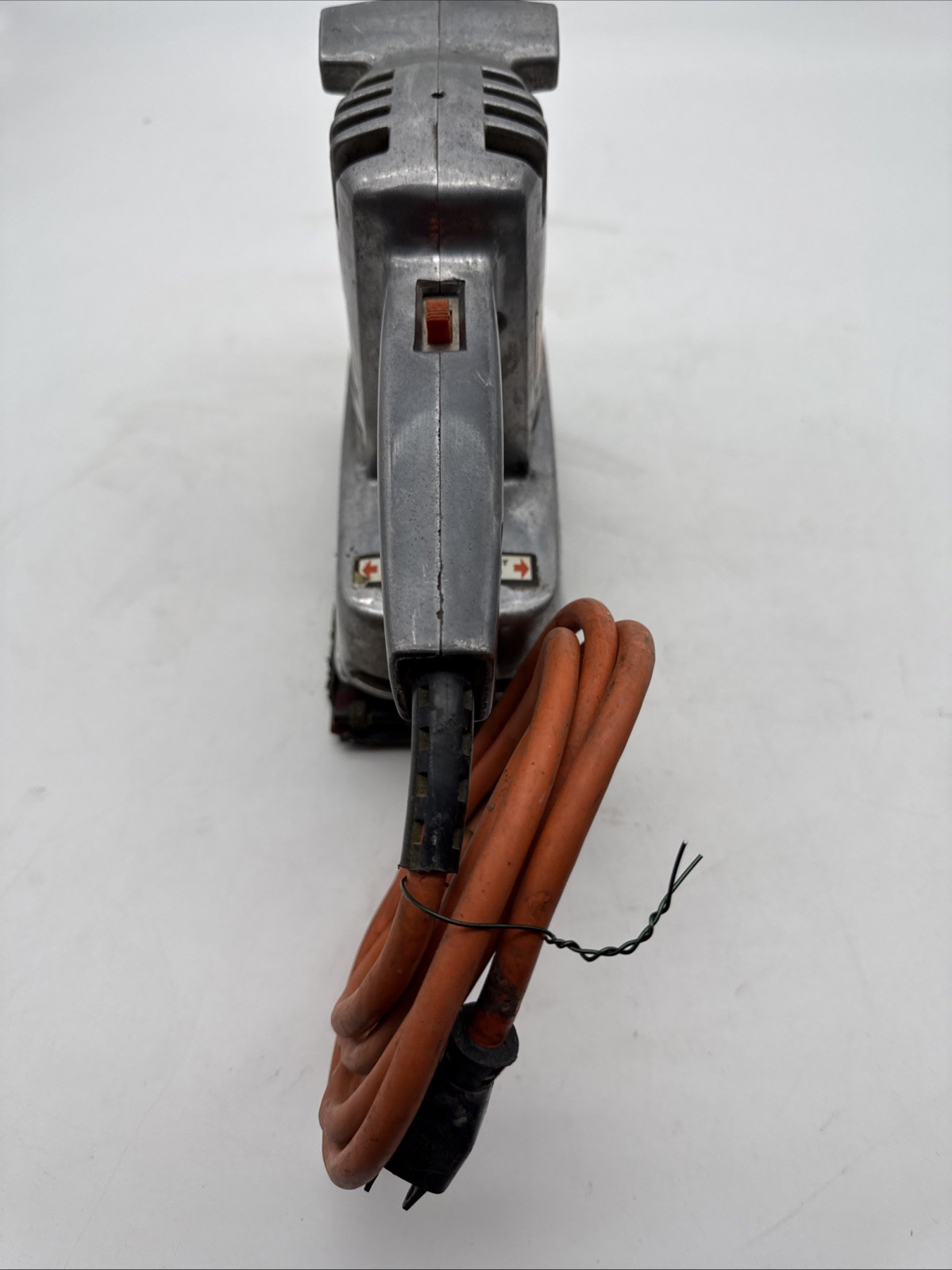 Lot of Black & Decker Jig Saw #7571 & Dual Action Deluxe Sander # U240 Details