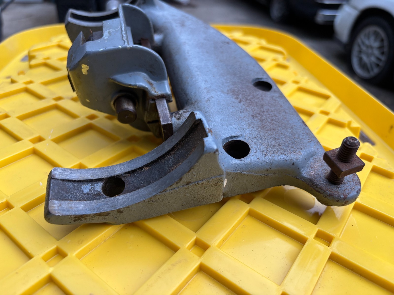 Delta Rockwell Milwaukee 14&Prime; Band Saw Lower Blade Guide Block & Trunnion Support