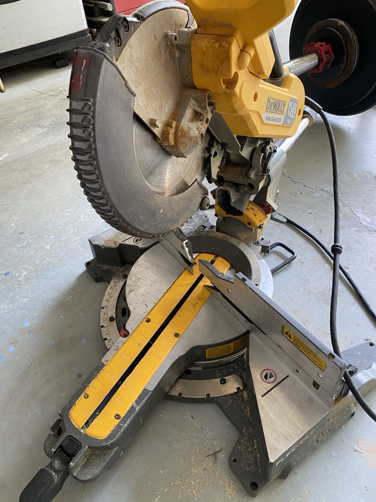DEWALT DHS790 12&Prime; DoubleBevel Sliding Compound Miter Saw FlexVolt AS-IS Broken