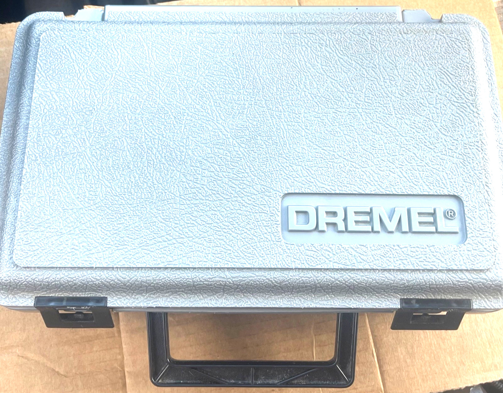 Dremel Tool 395 Variable speed w/ additional attachments Cut, grind w/Carry Case