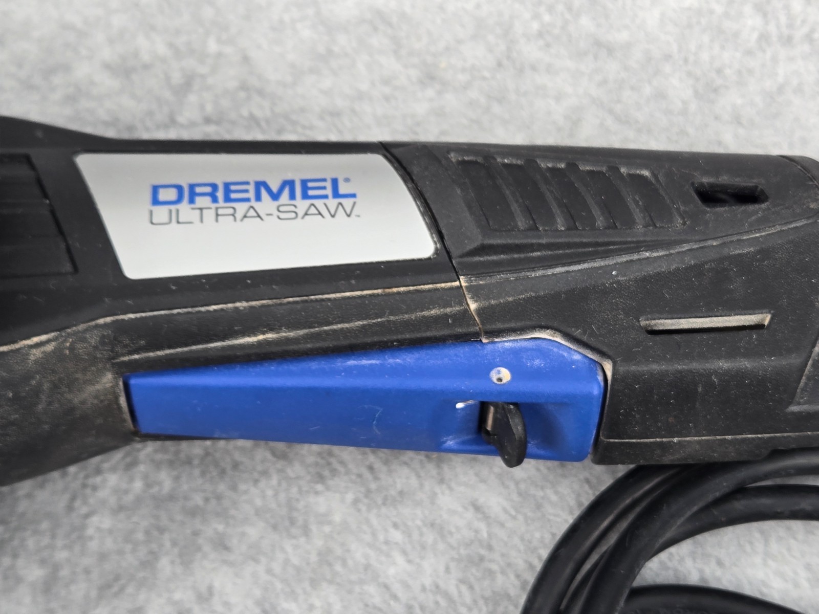 Dremel Ultra Saw US40 FO13US 4000 Bundle *Broken Depth Adjustment Lever*