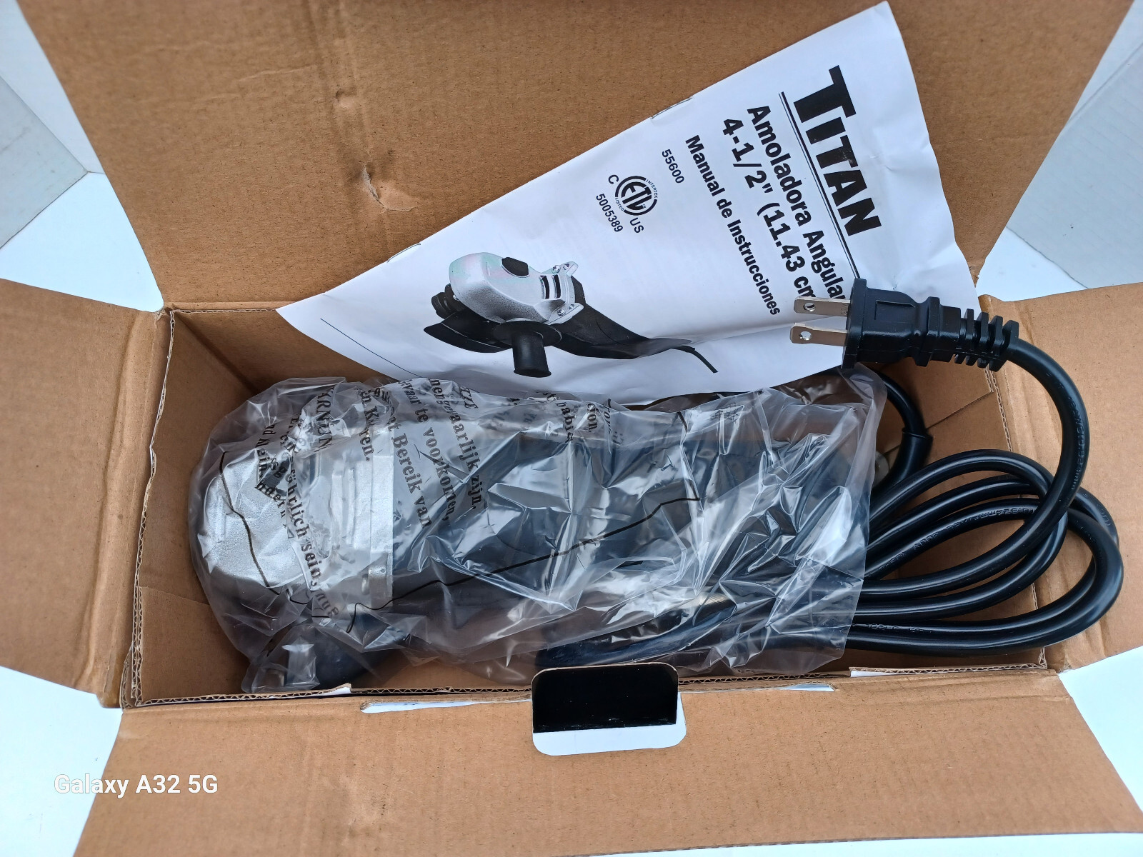 Titan 4-1/2&Prime; angle grinder NIB $19.99