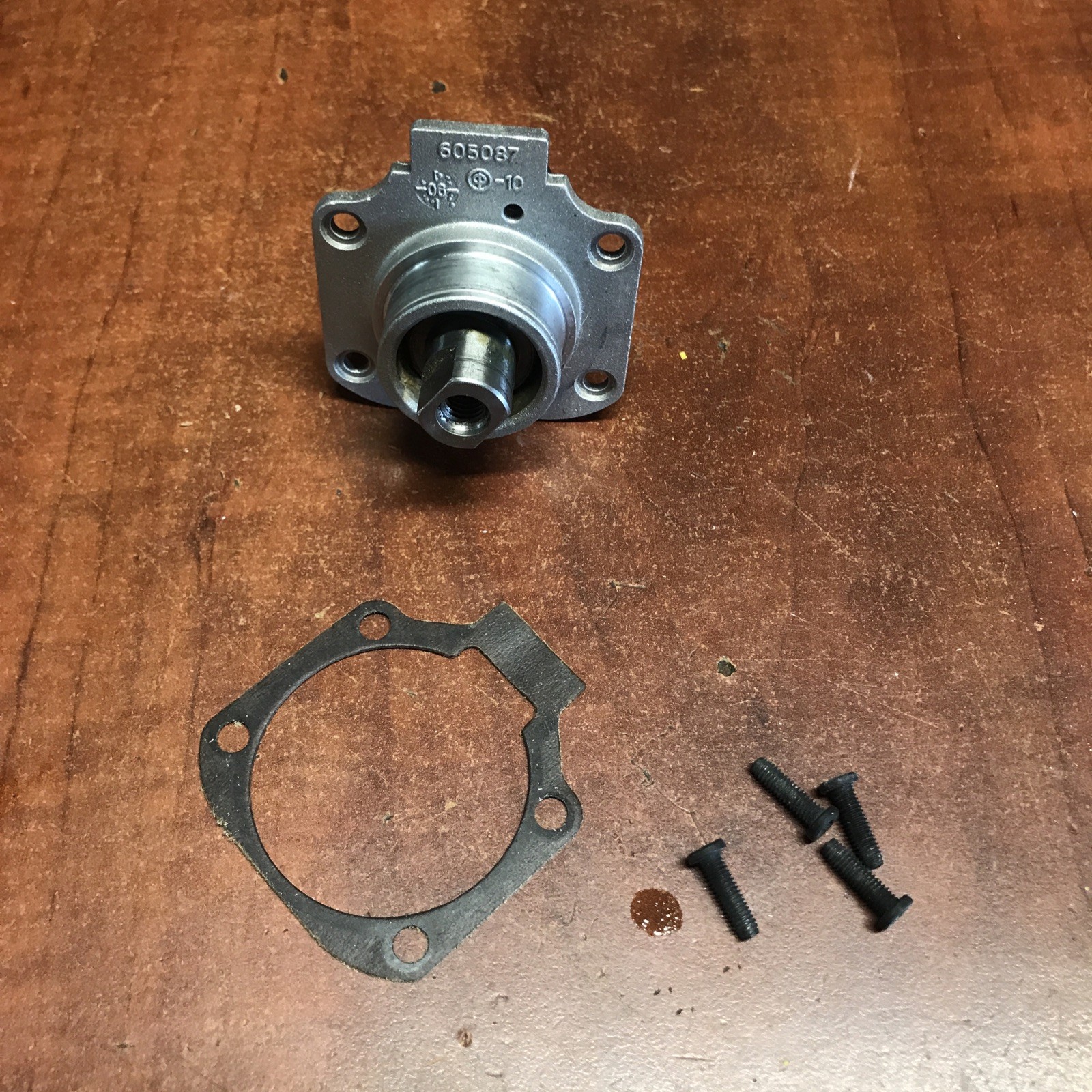Used OEM Parts Output Shaft For DEWALT DC390 6-1/2&Prime; 18V Cordless Circular Saw