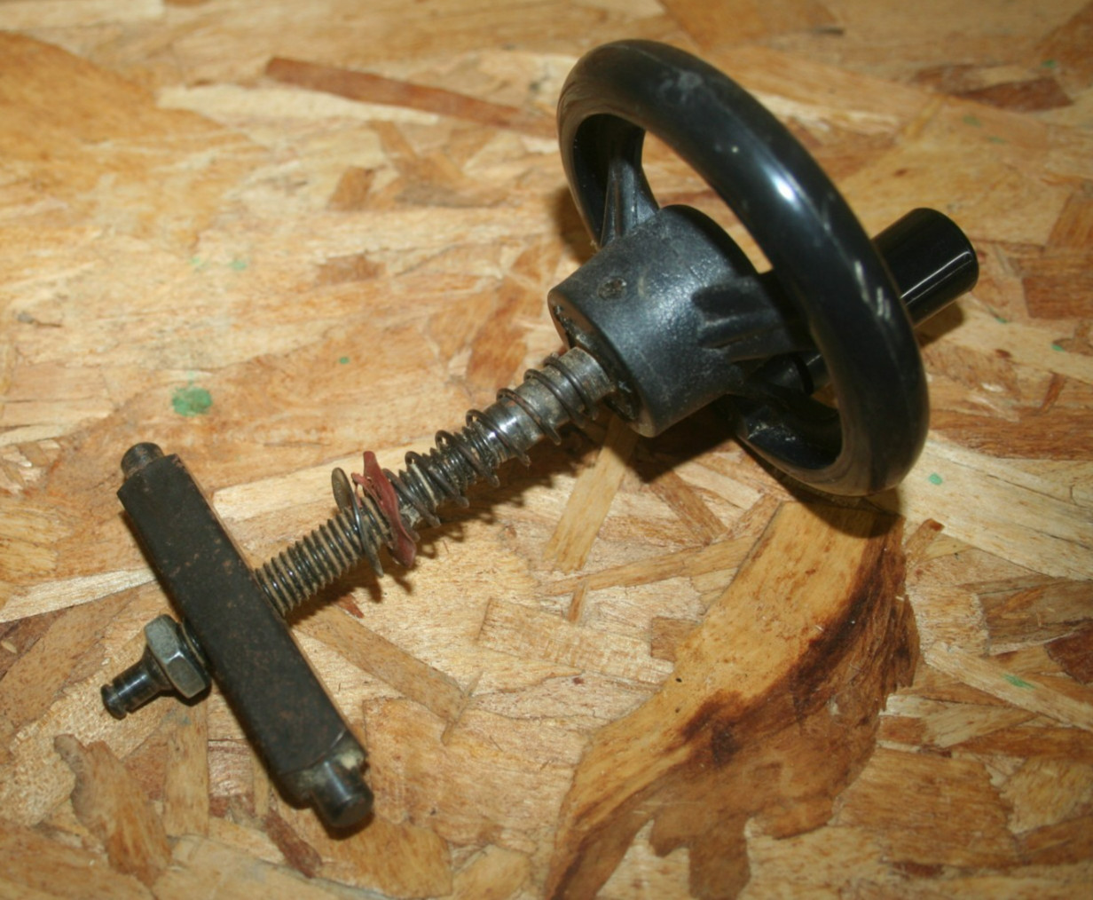 Skilsaw 3400 HAND CRANK WHEEL & ELEVATION GEAR 10&Prime; Table Saw Part