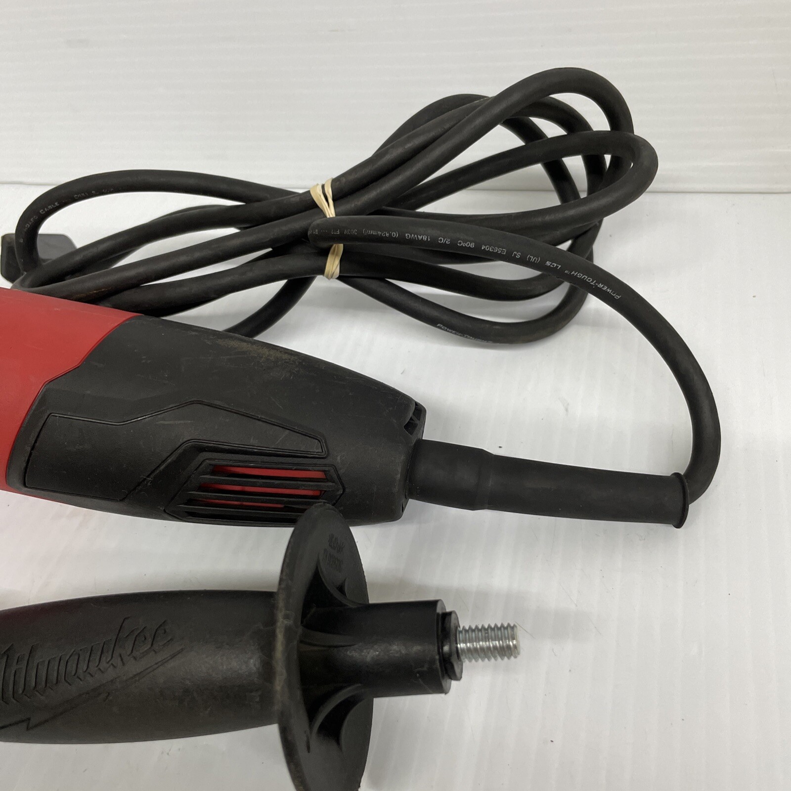 Milwaukee 6130-33 120V 4.5 inch Angle Grinder W/ Auxiliary Handle – Pre Owned