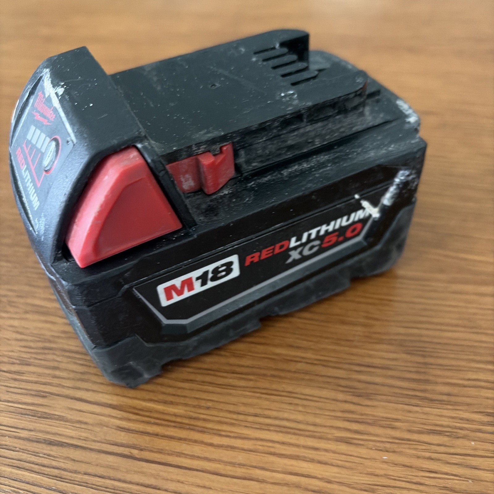Milwaukee M18 18V 1/4 Hex Impact Driver 2820-20 With Two Batteries & Charge Base