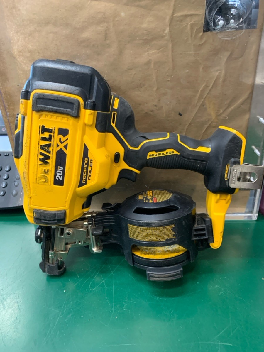 DEWALT DCN45RN 18V XR Cordless Roofing Coil Nail Gun (Tool Only) (E10051274)