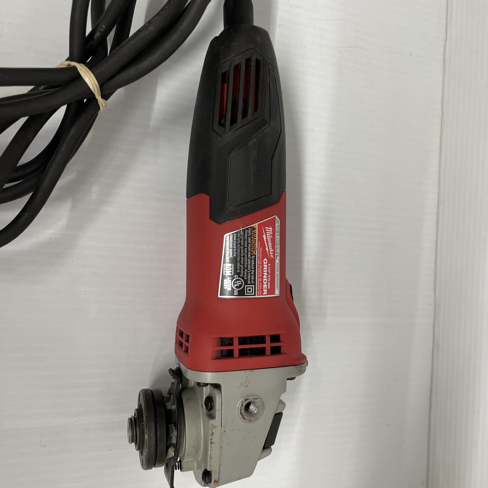 Milwaukee 6130-33 120V 4.5 inch Angle Grinder W/ Auxiliary Handle – Pre Owned