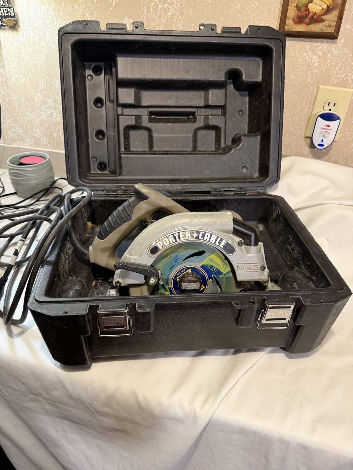 PORTER CABLE 324MAG 7 1/4 Circular saw Corded 120 volt w/Hard Case