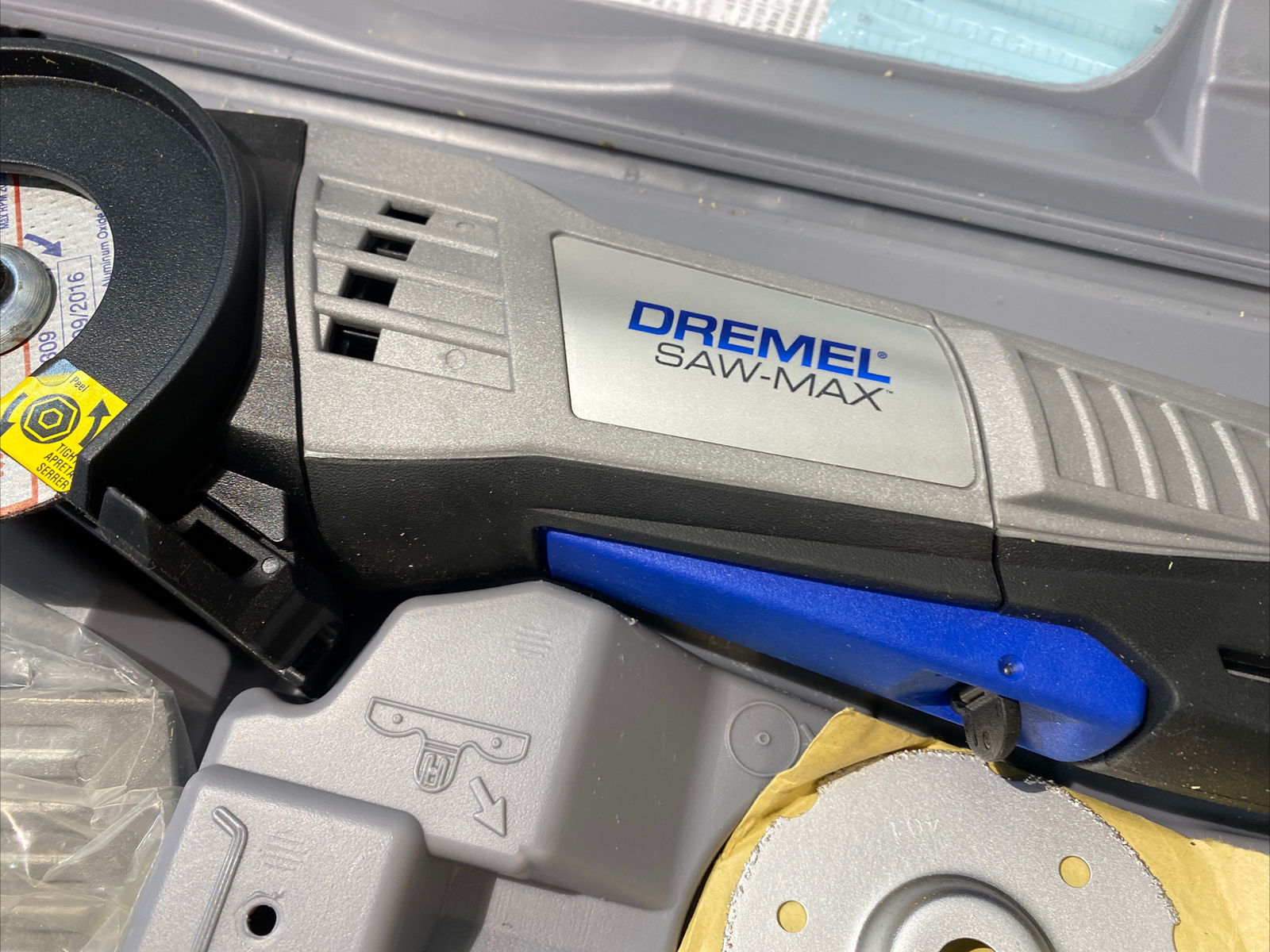 Dremel Saw-Max 20 Versatile Cutting Tool w/ Cutting Blade 110V