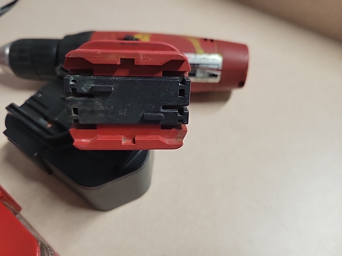 Milwaukee Drill 0512-21 14.4V 1/2” Driver Drill w/Battery & 9.6-18 Volt Charger