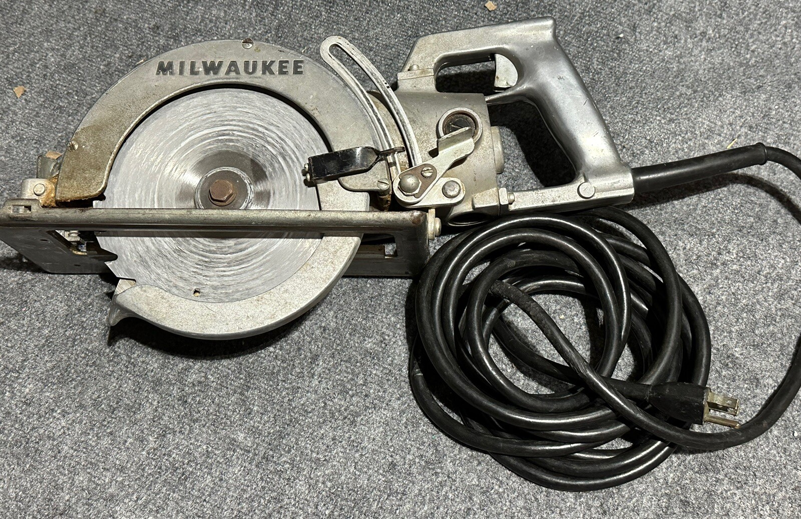 Milwaukee 6370 Worm Drive Circular Saw 13A USA