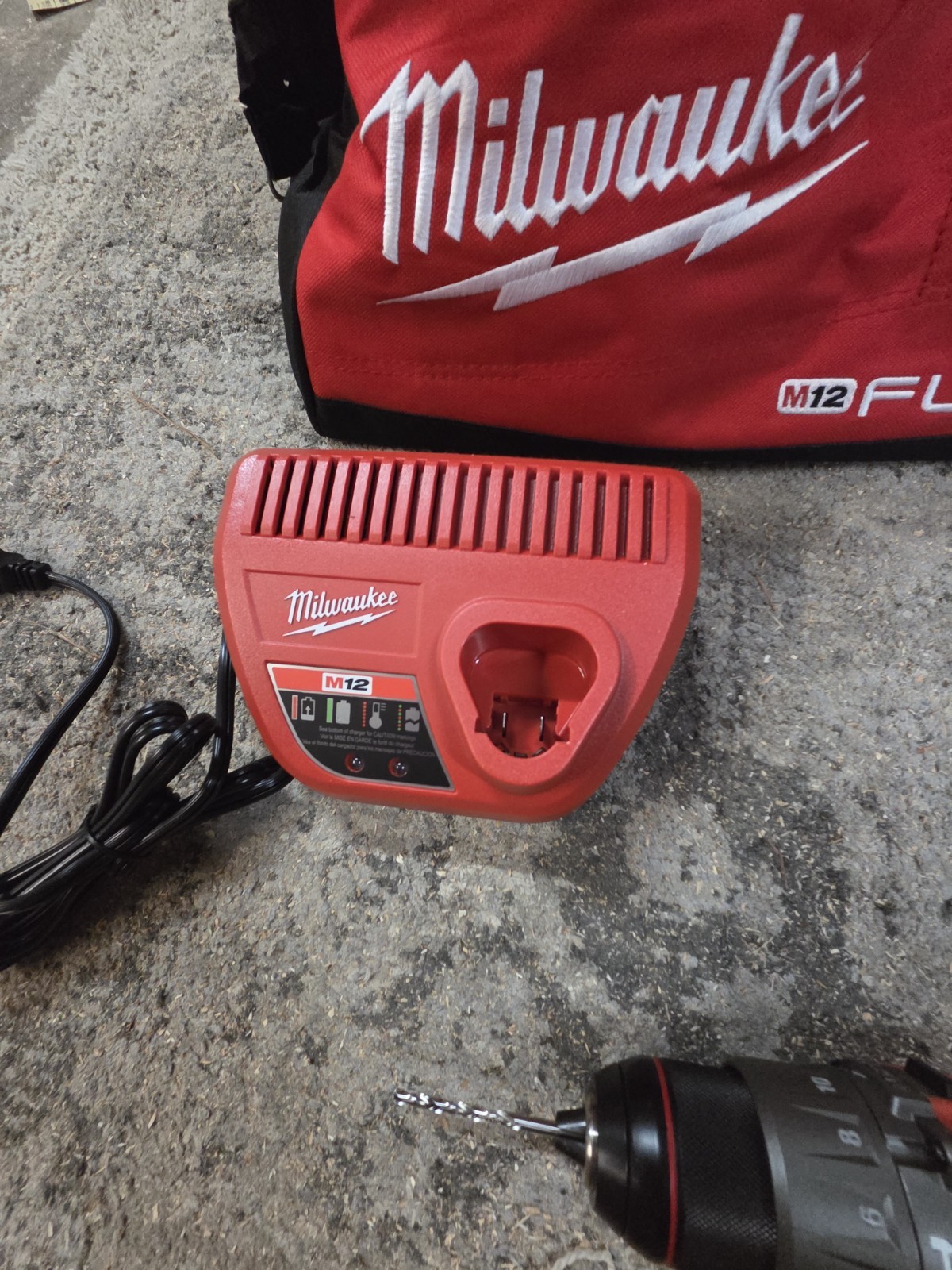 Milwaukee M12 FUEL 12V 1/2in Hammer Drill/Driver Kit Battery Charger Bag Manual
