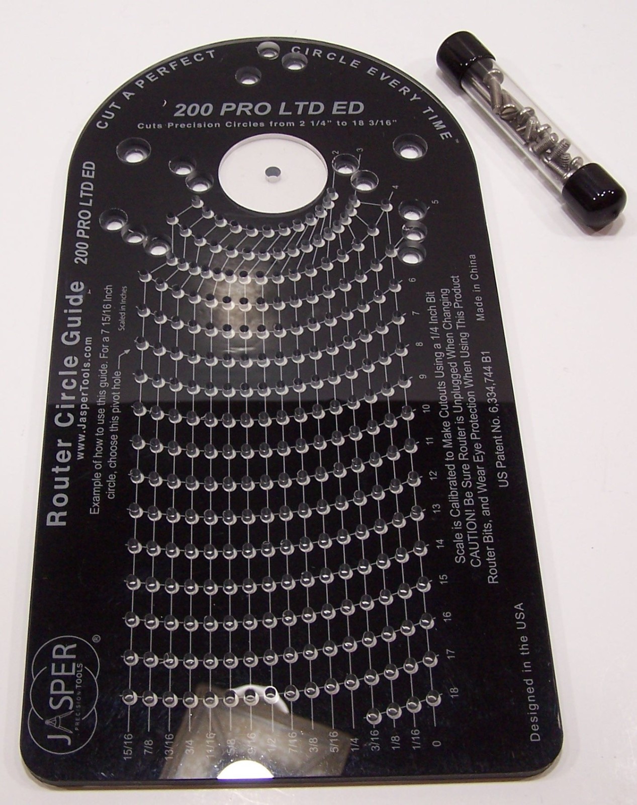 Jasper 200 PRO Circle Guide Kit Circle Cutting Jig for Router 2-1/4&Prime;- 18-3/16&Prime;