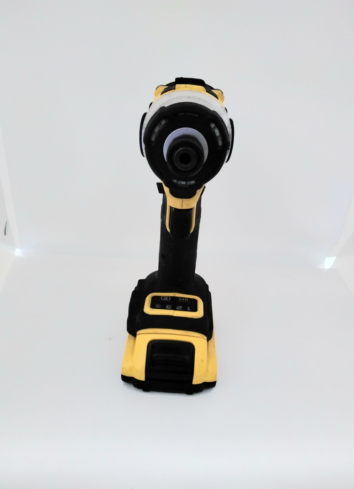 Dewalt 20 Vault Brushless Impact DCF860 W/Battery & Charger