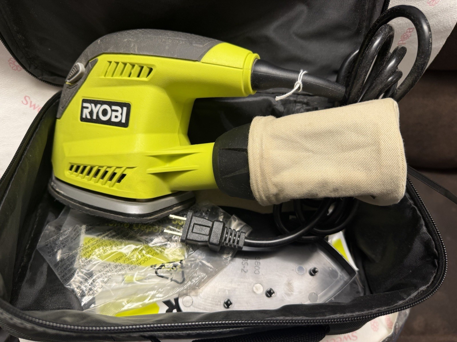 Ryobi CFS1503G 5.5&Prime; Corner Cat Finish Sander Kit w/ Case Pads Tested OEM