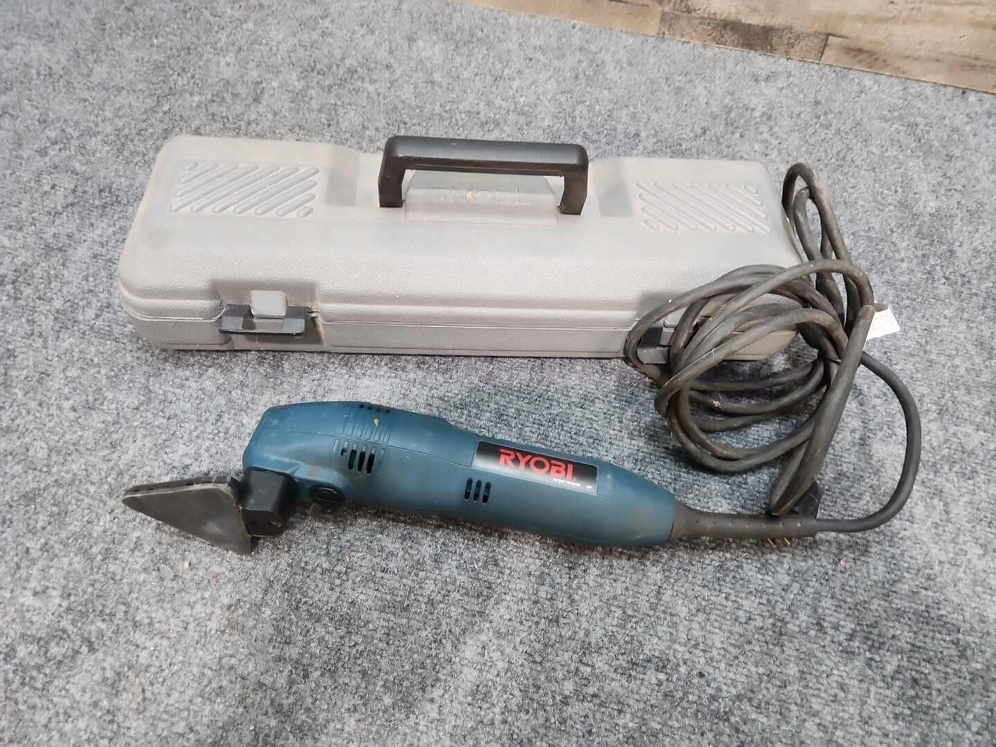 Detail Sander Ryobi DS2000 Type II Corded Electric 120V, 0.30A, 60Hz 9000/12000