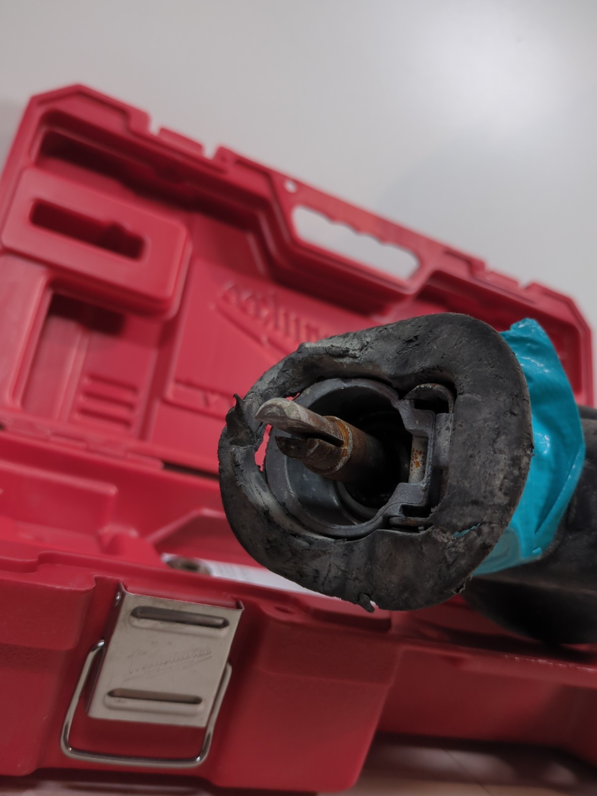 Milwaukee 6538-21 BROKEN 15 Amp Super Sawzall Reciprocating Saw BROKEN