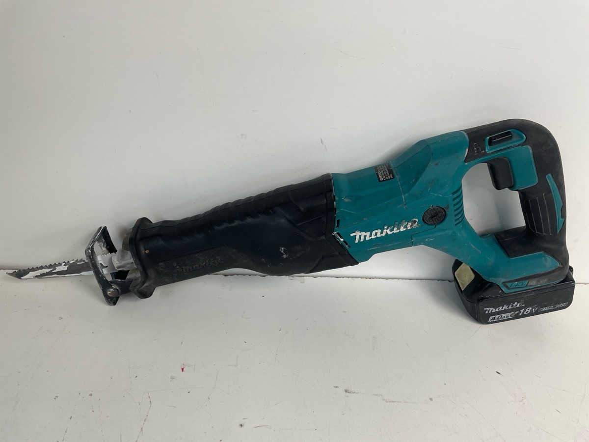 MAKITA XRJ04 CORDLESS 18V RECIPROCATING SAW KIT W/BL1840 BATTERY 4AH (P24033808)
