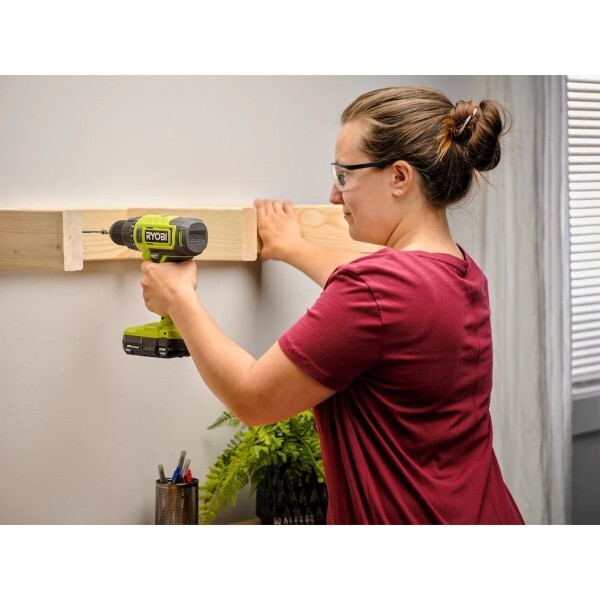 RYOBI CANADA 18V Li-Ion Cordless Drill/Driver Battery & Charger Kit