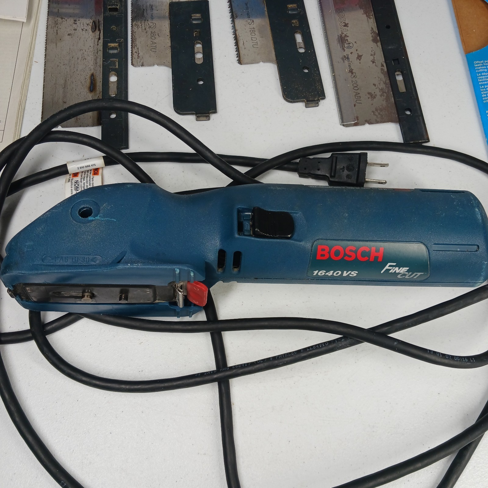 BOSCH 1640VS FINE CUT RECIPROCATING FLUSH CUT SAW w/ 4 Blades Box & Instructions