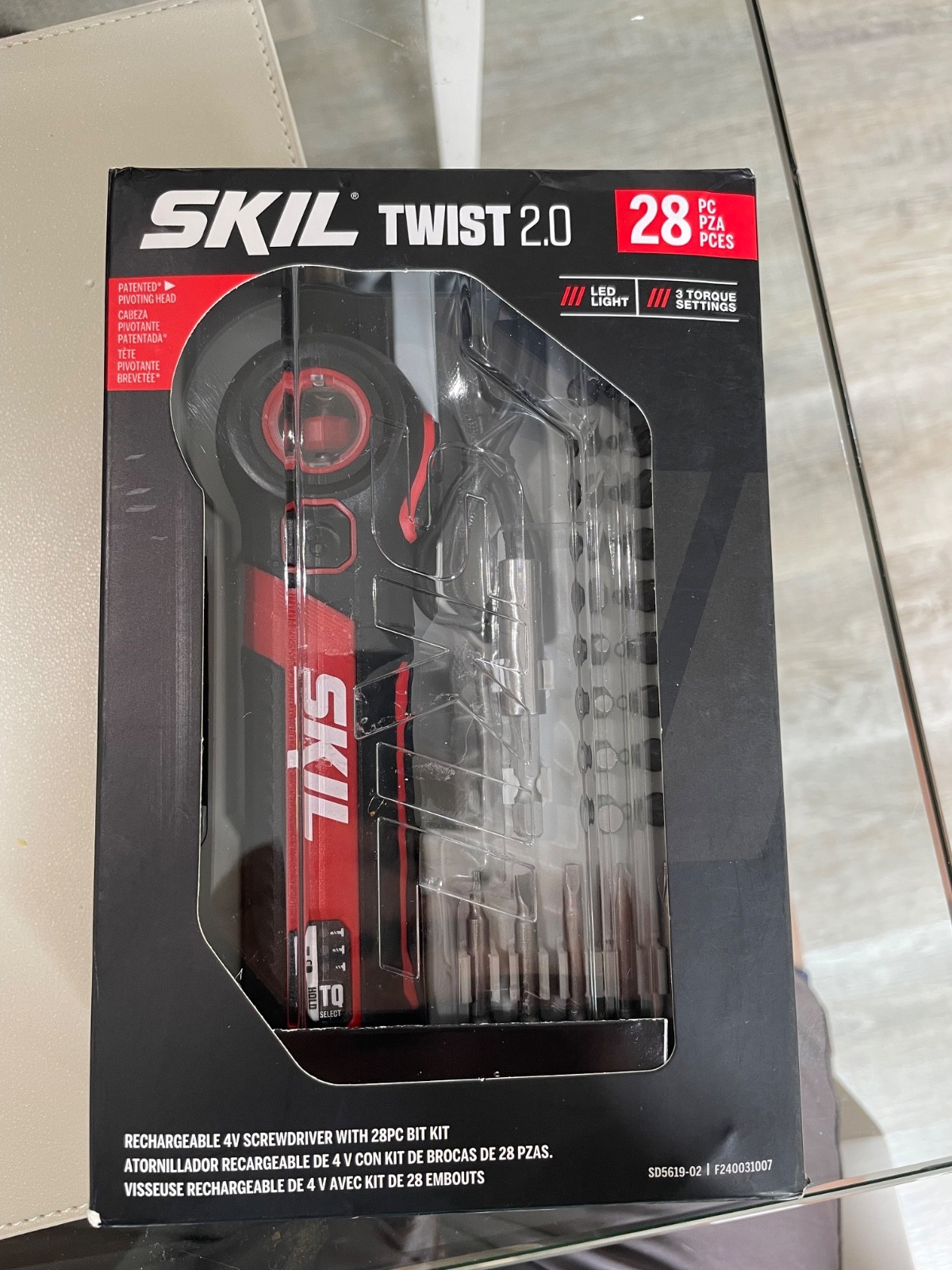 Twist 2.0 Rechargeable 4V Screwdriver Set with Pivoting Head Torque Setting