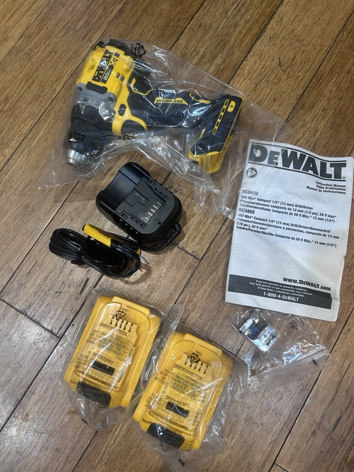 DeWalt DCD777C2 20V MAX Brushless 1/2” Drill Driver Kit w/ 2 Batteries/Charger