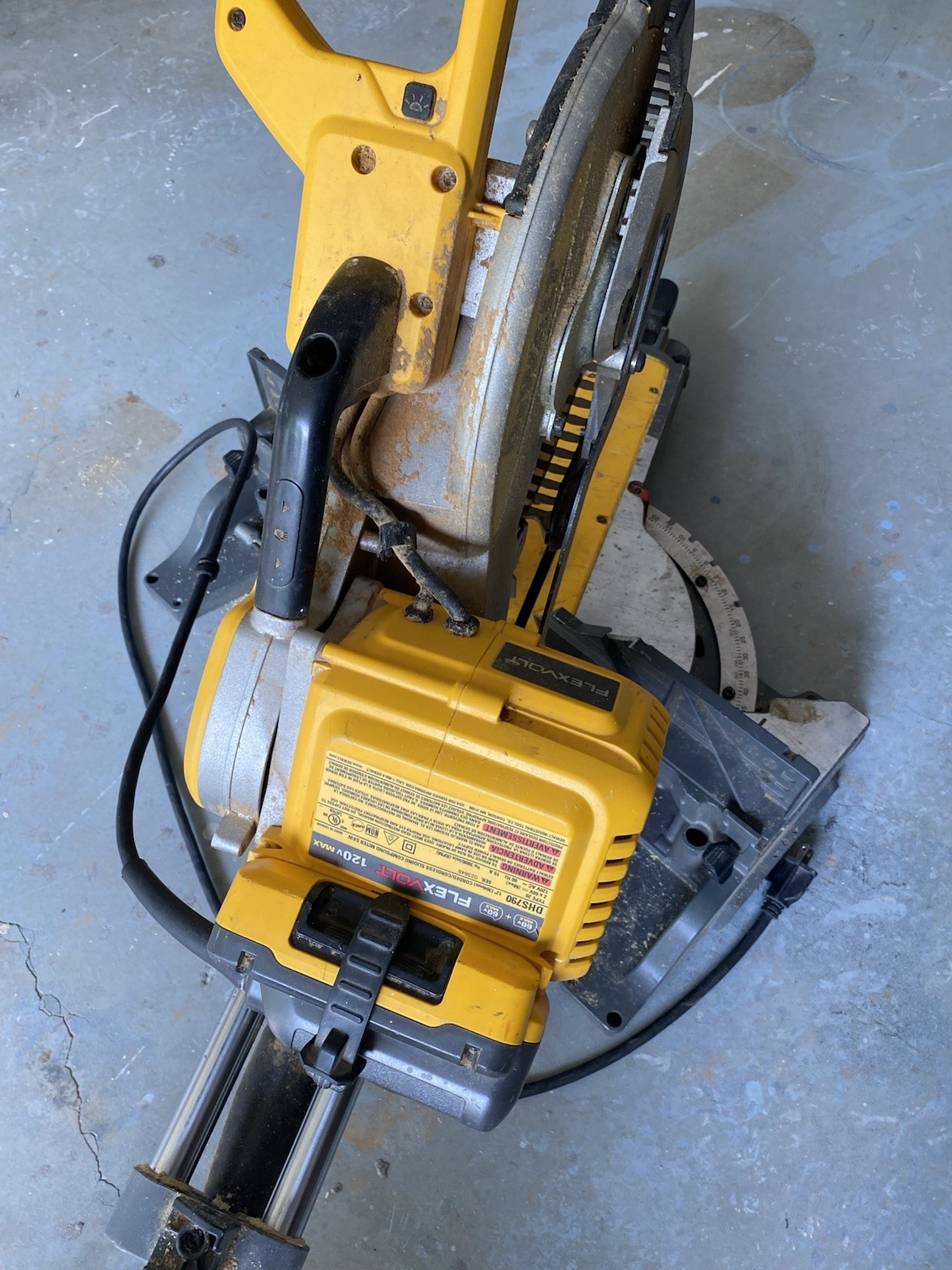 DEWALT DHS790 12&Prime; DoubleBevel Sliding Compound Miter Saw FlexVolt AS-IS Broken