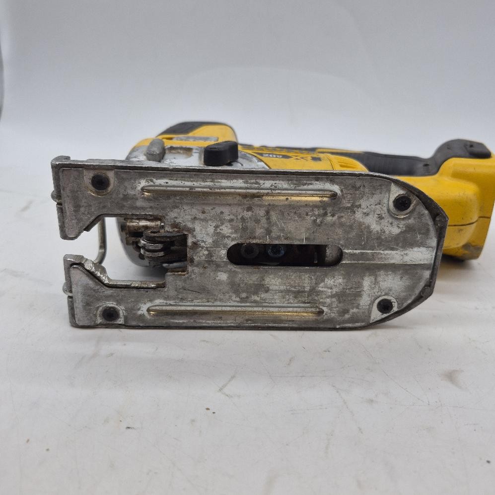 DEWALT DCS334 20V Max XR Cordless Variable Speed Jig Saw (EL1126994)