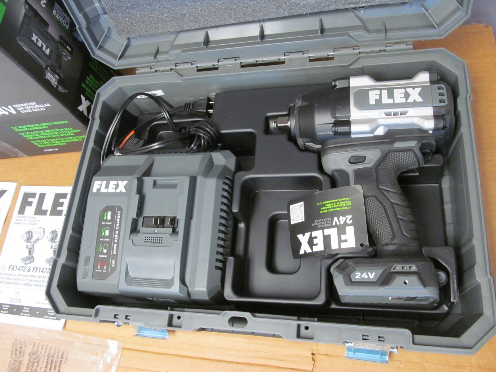 UNUSED-READ FLEX 24V FX1472 1/2&Prime; Impact Wrench & FX0421 Rapid Charger & Case