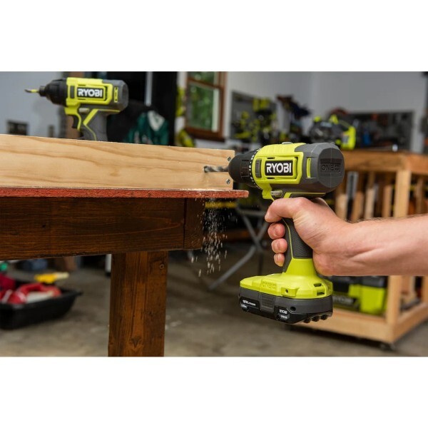 RYOBI CANADA 18V Li-Ion Cordless Drill/Driver Battery & Charger Kit