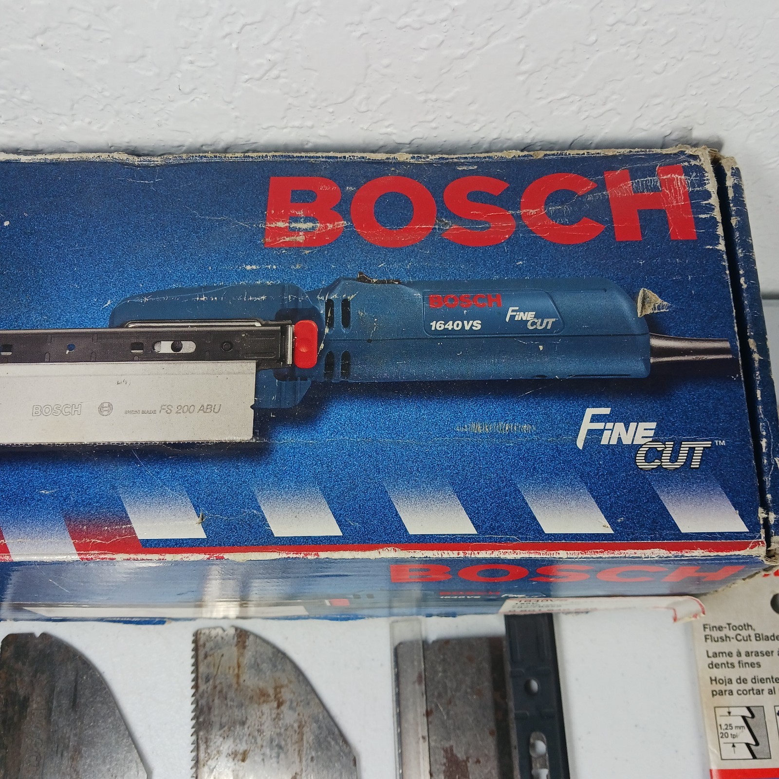 BOSCH 1640VS FINE CUT RECIPROCATING FLUSH CUT SAW w/ 4 Blades Box & Instructions