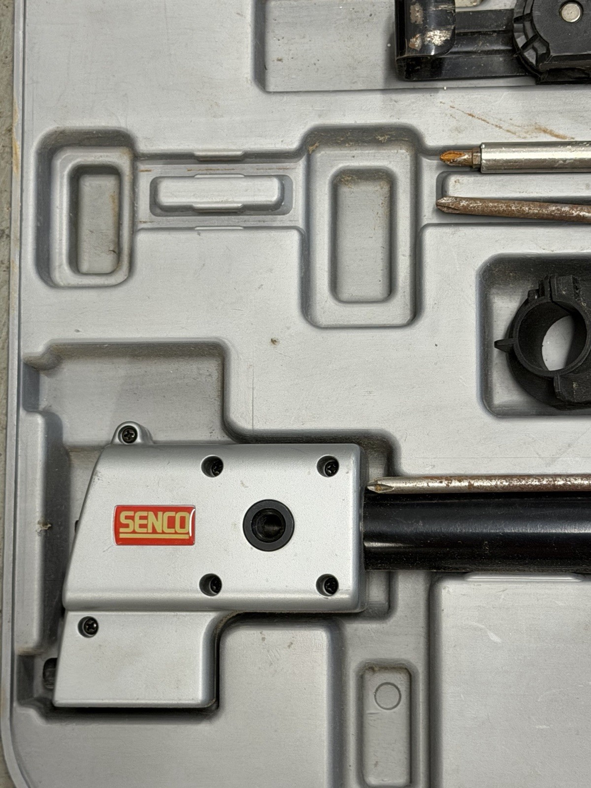 Senco DuraSpin DS300 Screw Fastening Attachment & Dewalt DW257 Screwgun