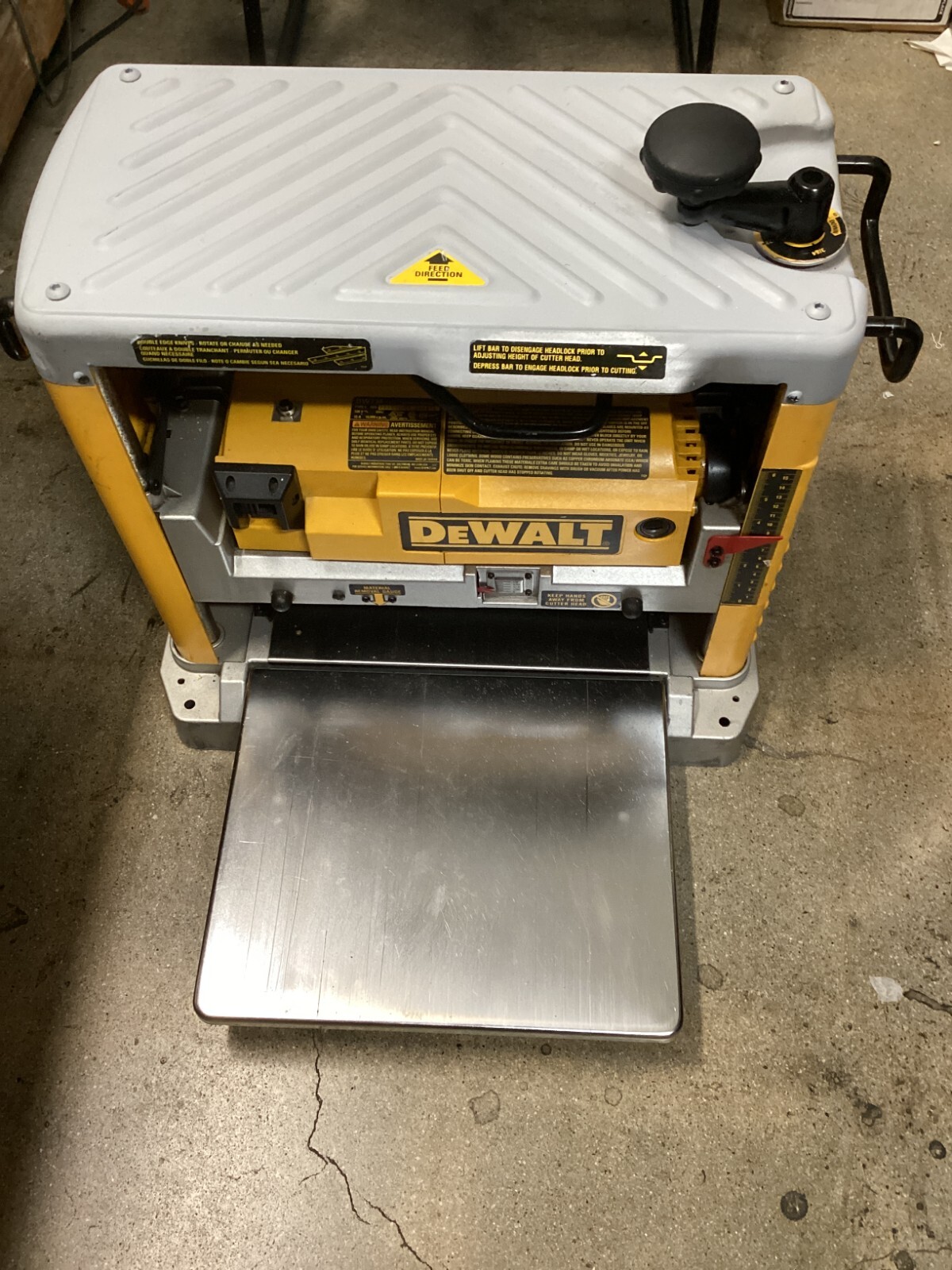 Dewalt DW734 12-1/2&Prime; Thickness Planer Three Knife Cutter-Head 10,000 RPM Corded