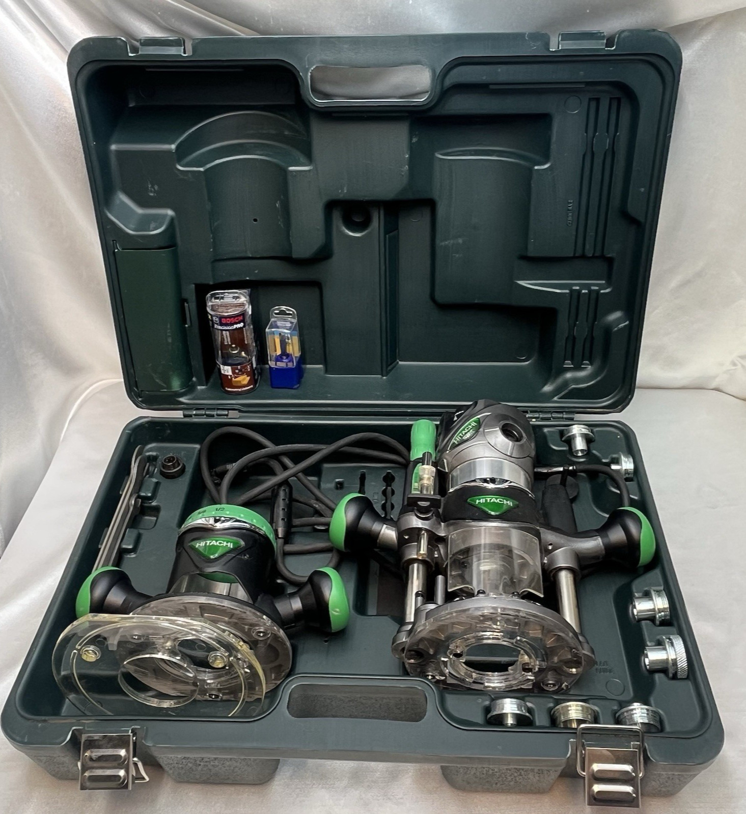 Hitachi M12VC 1/2&Prime; Variable Speed Corded Router Plunge Base & Fixed Base w/ Case