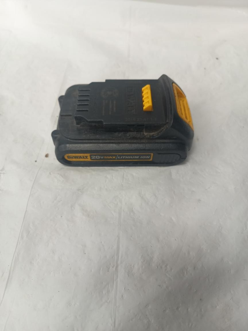 DEWALT DCF885 (BATTERY NO CHARGER) (P23012442)