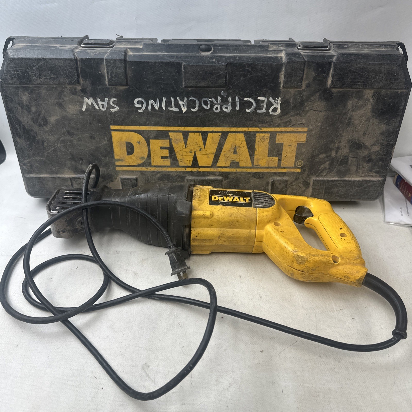 Dewalt DW303M Corded Power tool Reciprocating Saw With Case