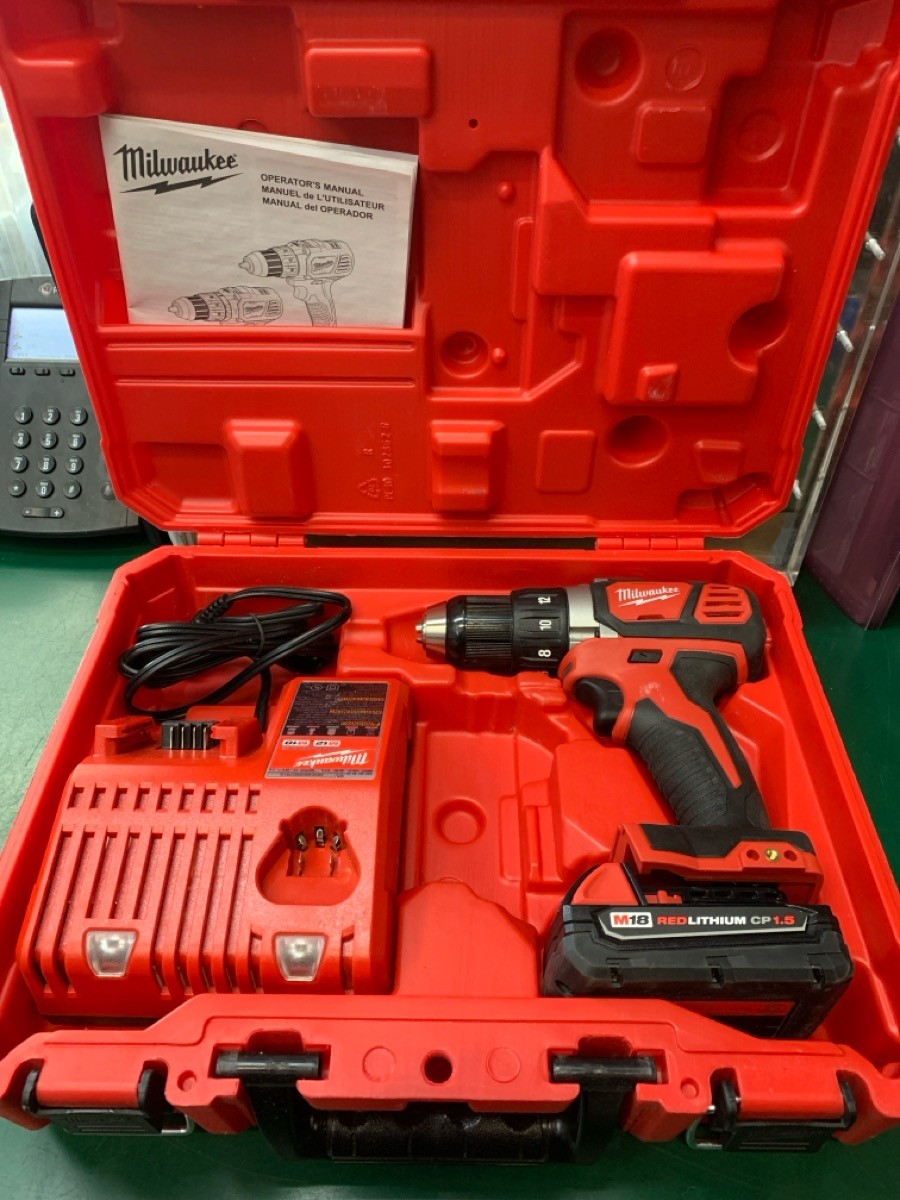 Milwaukee 2606-22CT M18 Compact 1/2&Prime; Cordless Electric Drill Driver (E10051514)