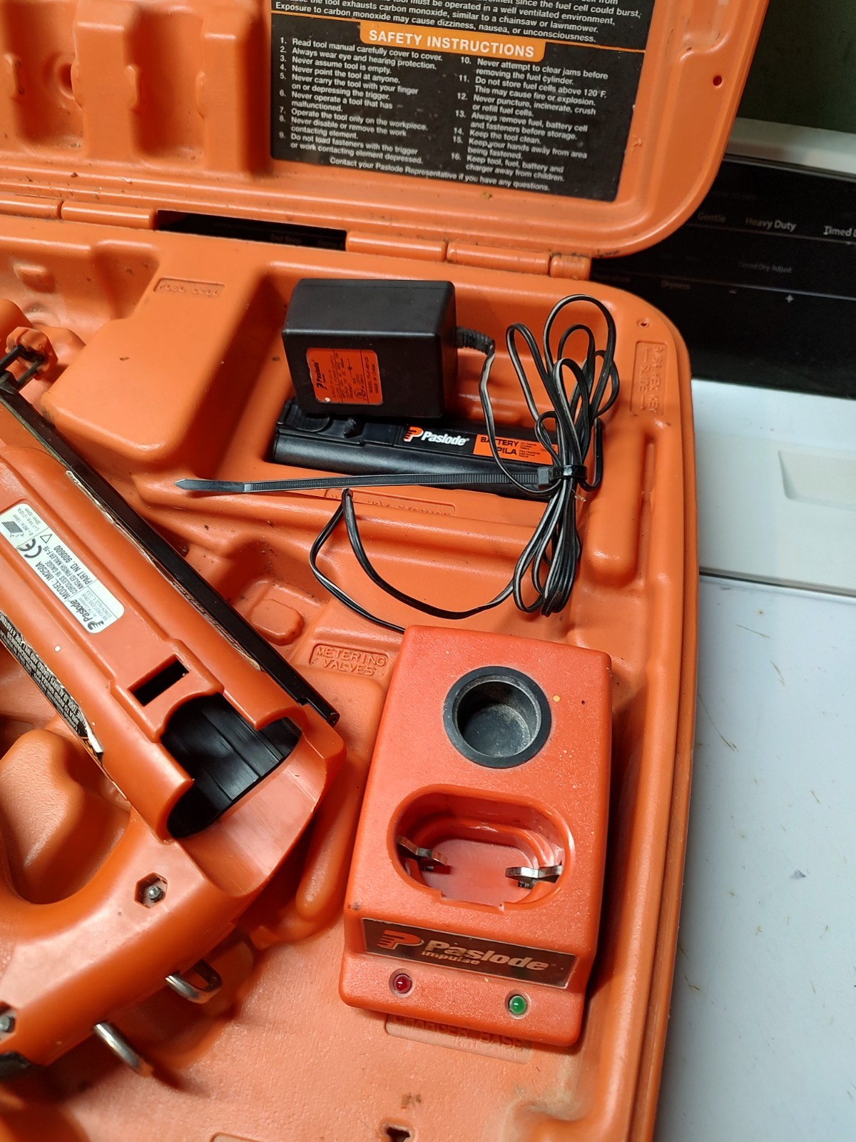 Paslode Impulse IM250A Cordless 16-Gauge Angled Finish Nailer Tool w/Battery