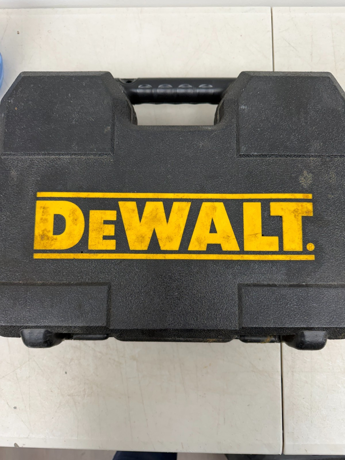 DEWALT DW954 DRILL W/CASE and battery included