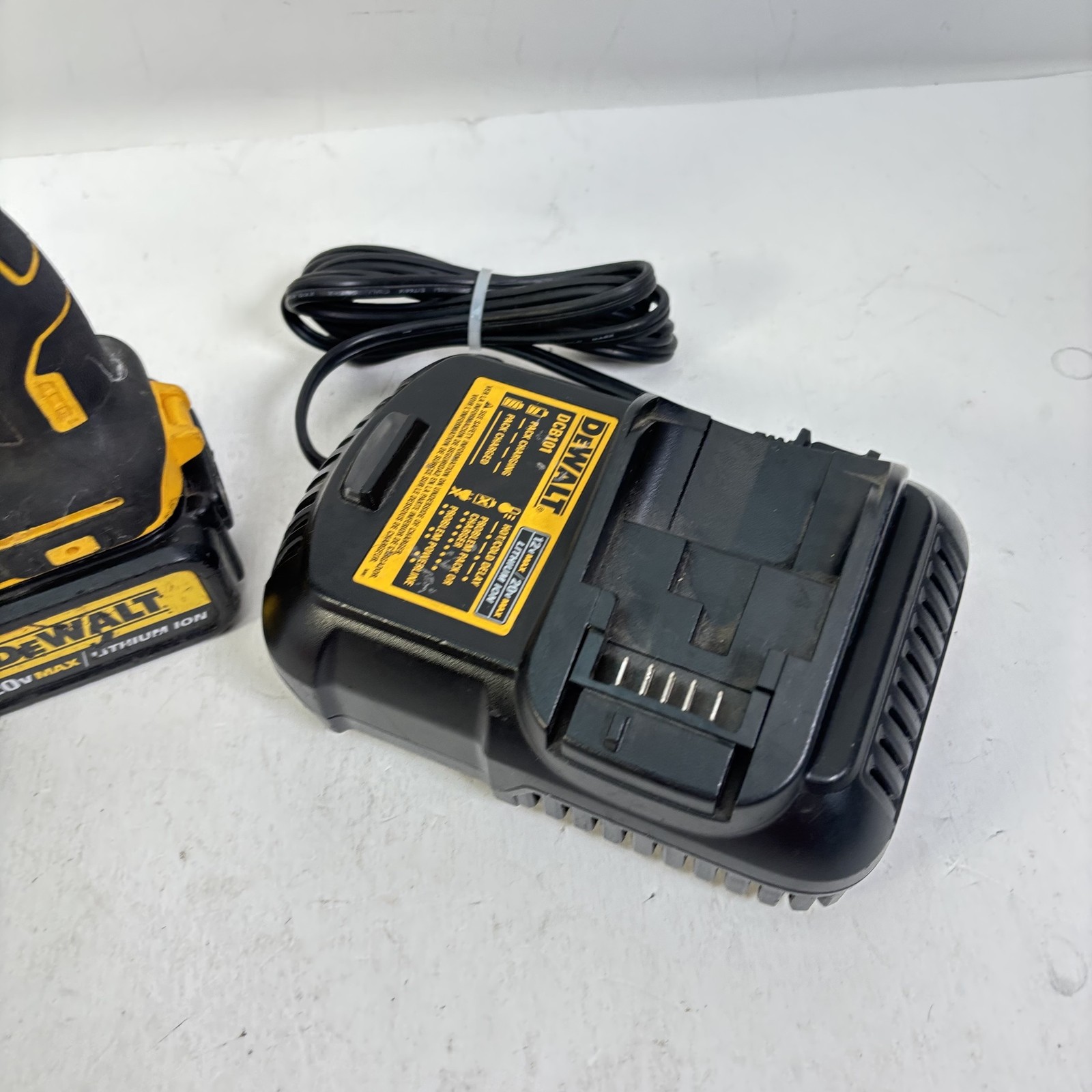 DeWalt DCD777 20V Lithium-ion 1/2 » Drive Compact Drill/Driver Kit