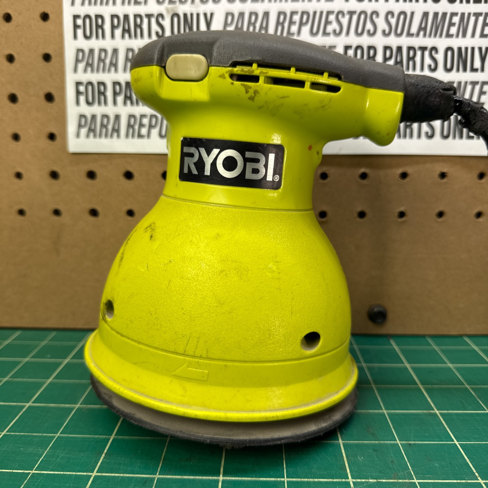 Ryobi RB60G 6&Prime; (152 mm) Random Orbital Buffer Corded **FOR PARTS/REPAIR ONLY**