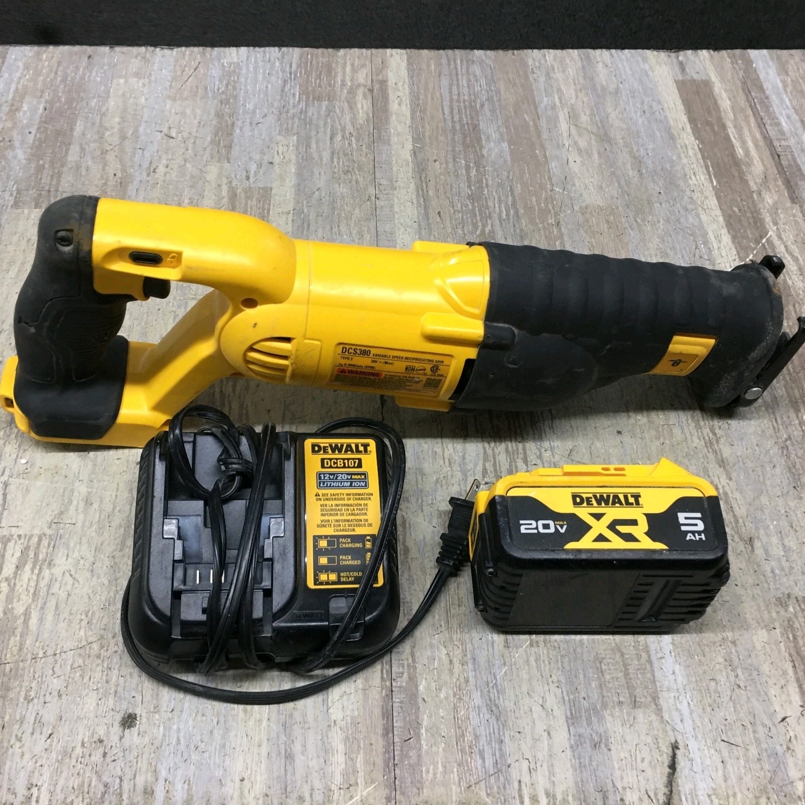 Dewalt DCS380 20V Cordless Reciprocating Saw W/ 5.0 AH Battery DCB107 CHARGER