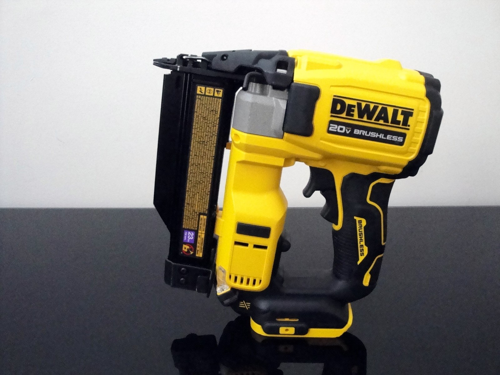 DEWALT DCN623B ATOMIC COMPACT 20V MAX* 23GA PIN NAILER (TOOL ONLY)