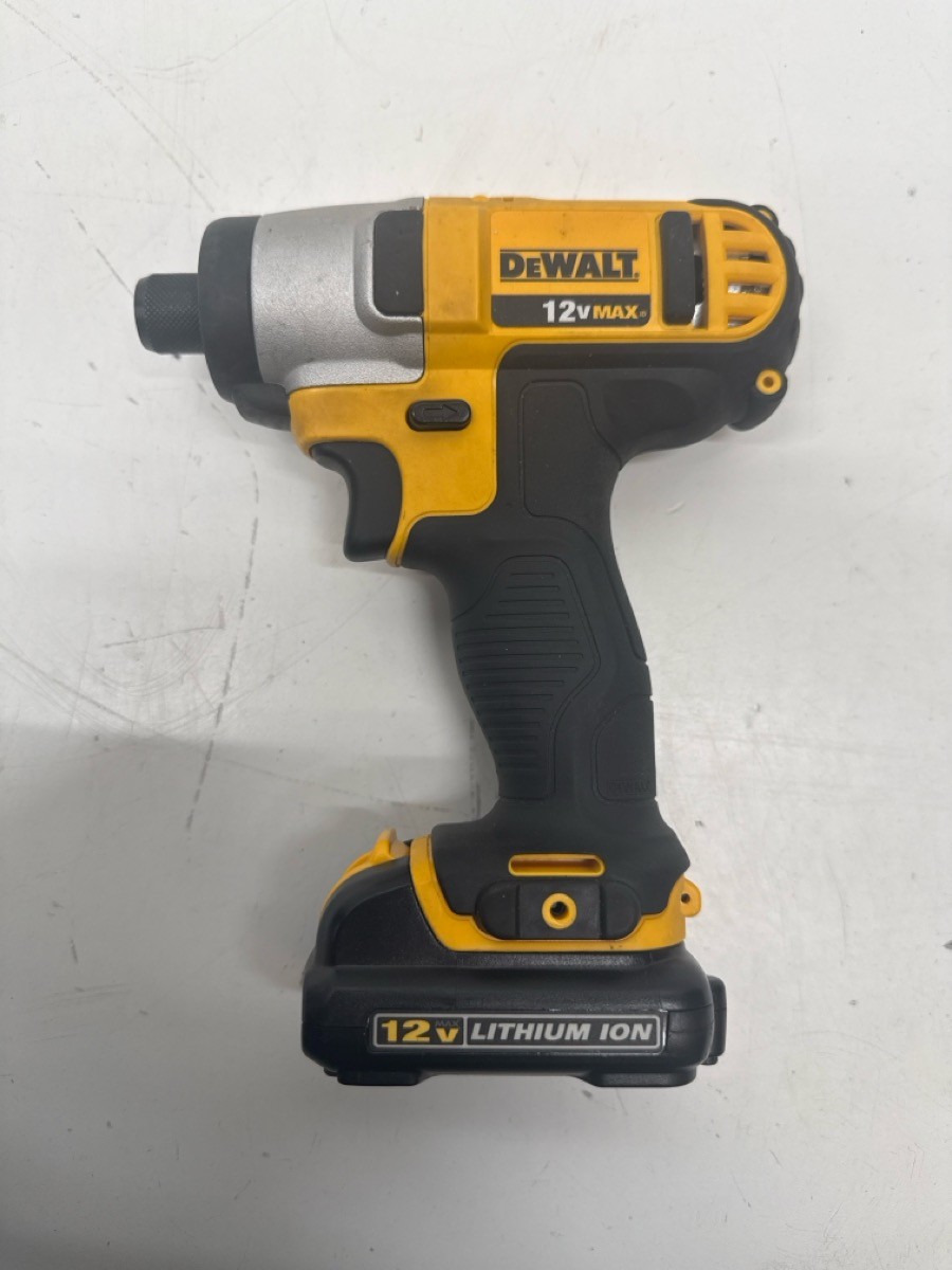 DEWALT DCF815 IMPACT DRIVER (P28021348)