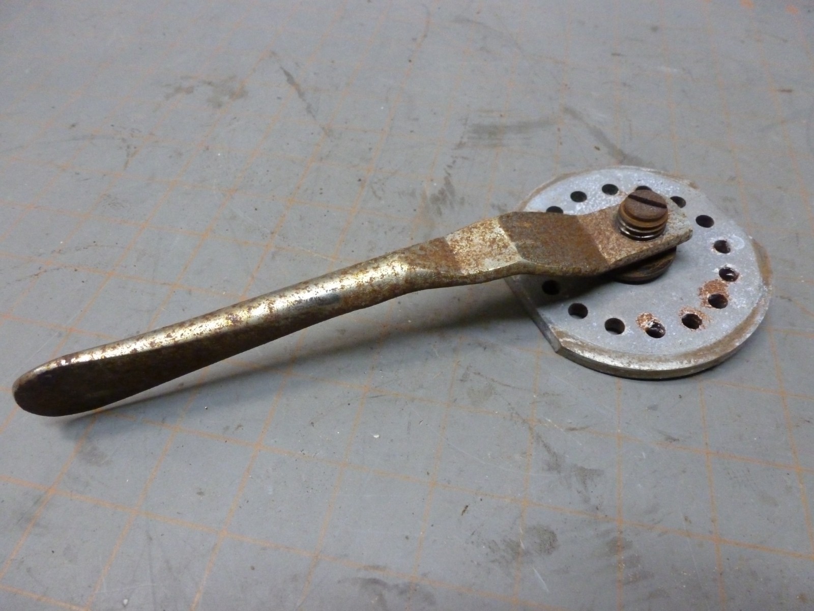 Genuine Used Craftsman Yoke-Carriage Lever Lock For 12&Prime; Radial Arm Saw 113.23301