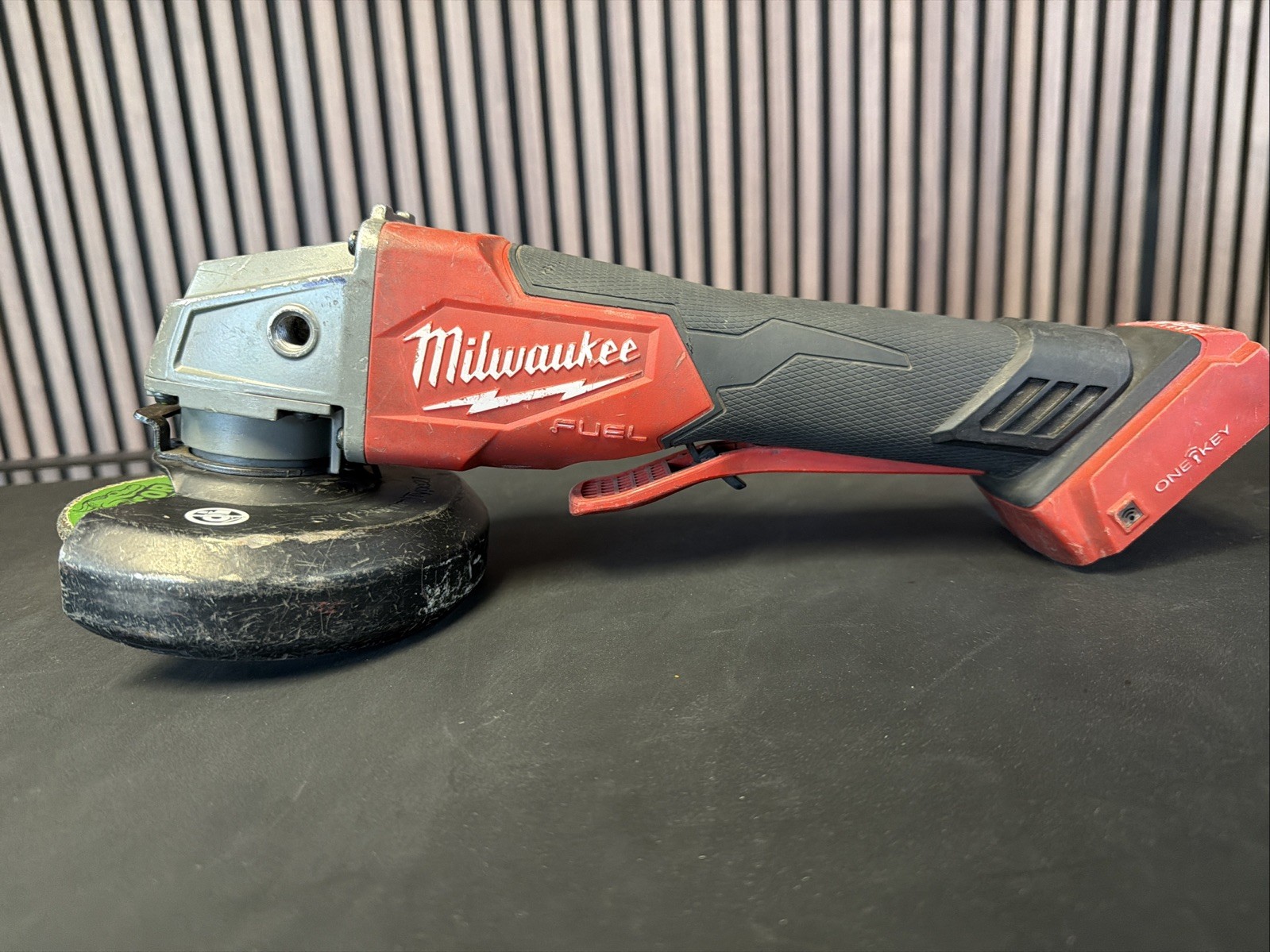MILWAUKEE TOOLS DISC GRINDER 2882-20 TOOL ONLY (PD3047484)