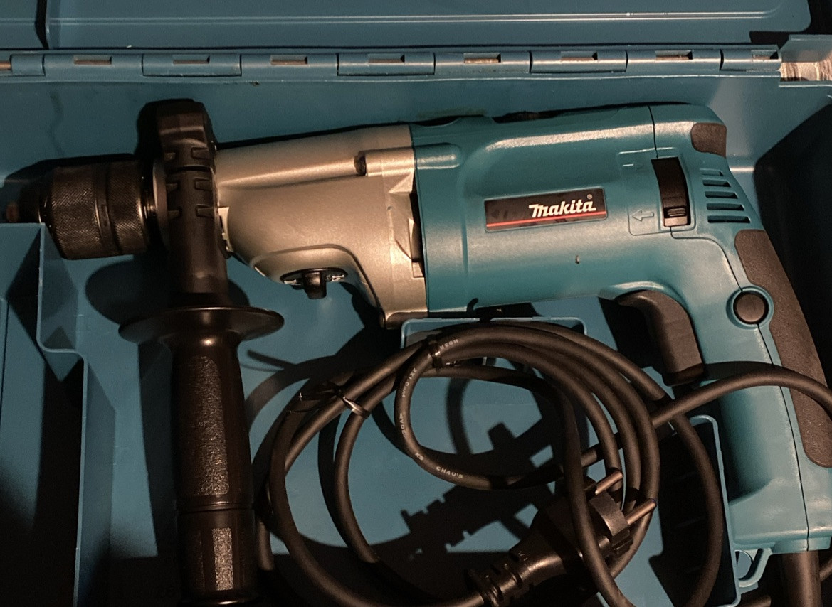Makita HAMMER DRILL HP2071F 1010W 2-Speed Mechanical Gearbox, Soft Start