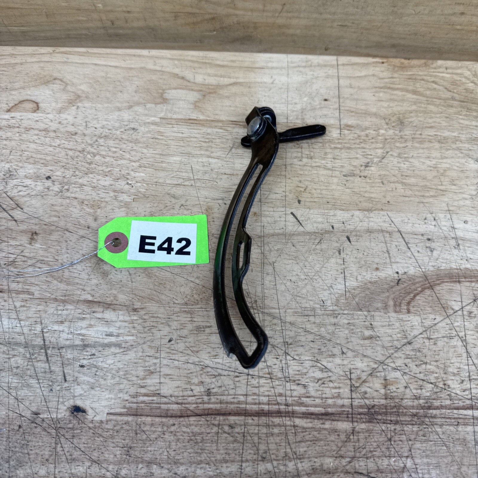 DeWALT DCS578 60V MAX Circular Saw PARTS ONLY: HINGE BRACKET – E42